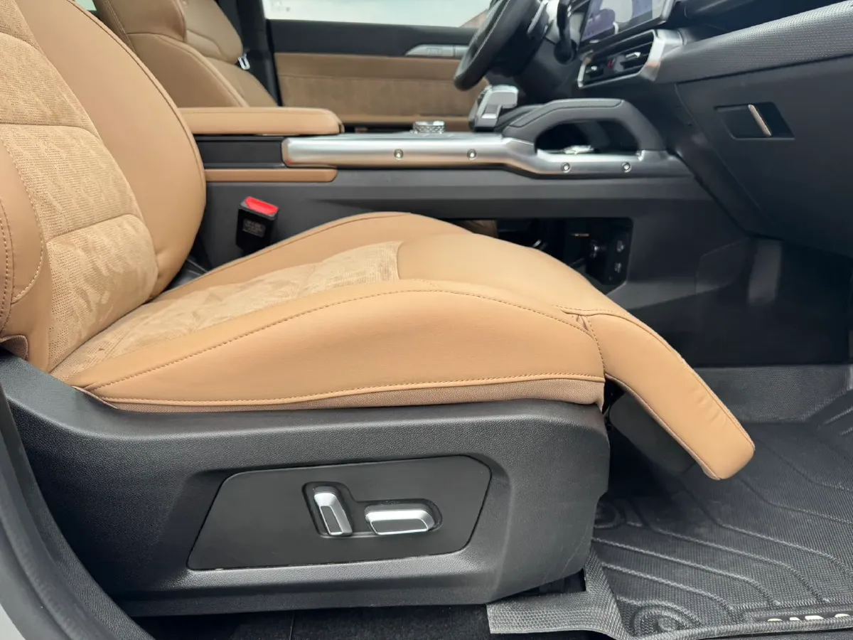 2024 Jetour Traveller 2.0T 254HP L4 7DCT,autocango,china used car exporter,china ev exporter,chinese used car exporter,chinese used ev exporter