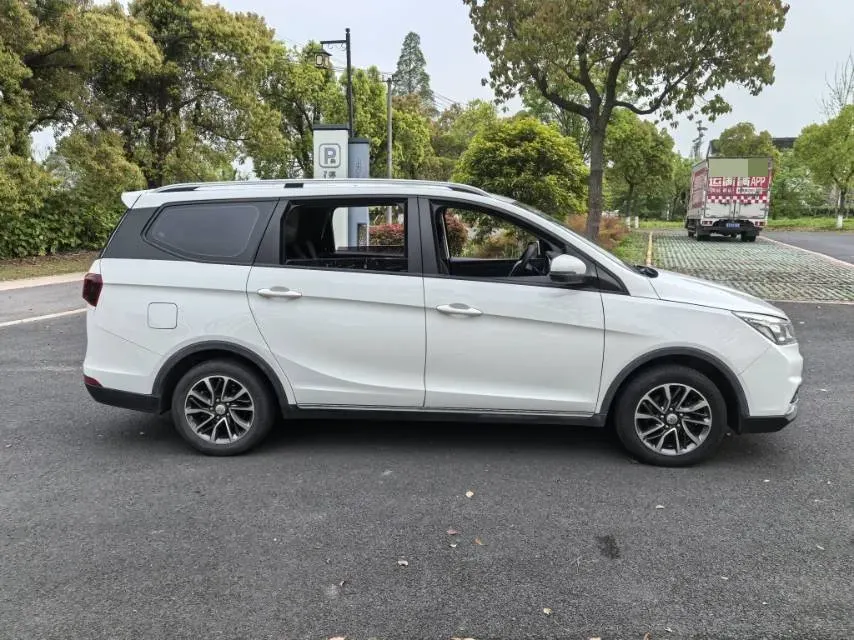 2019 BaoJun 730 1.5T 147HP L4 CVT,autocango,china used car exporter,china ev exporter,chinese used car exporter,chinese used ev exporter