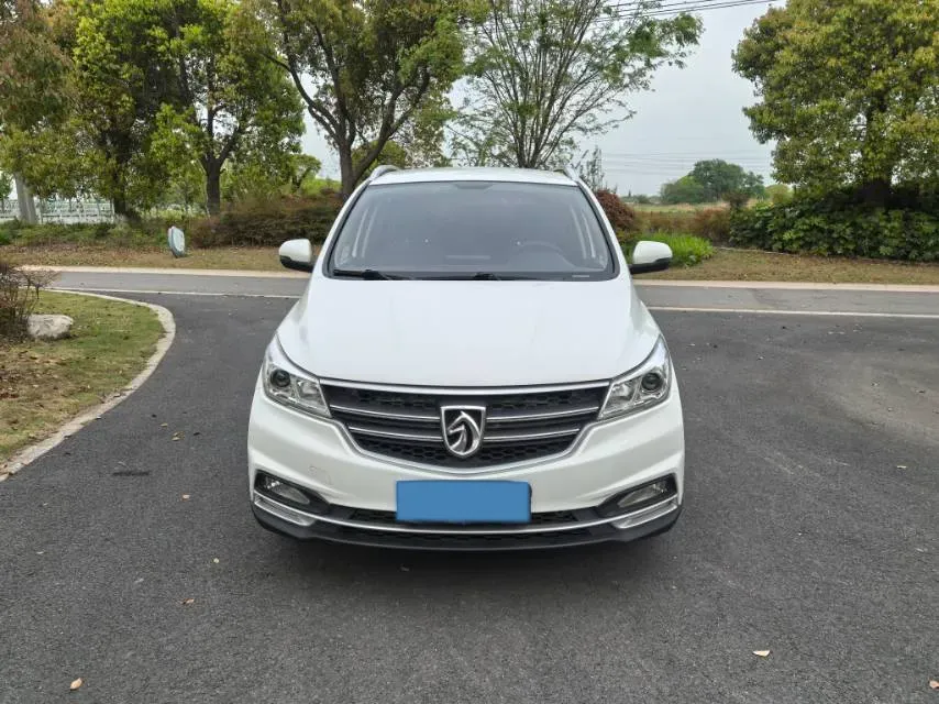 2019 BaoJun 730 1.5T 147HP L4 CVT,autocango,china used car exporter,china ev exporter,chinese used car exporter,chinese used ev exporter