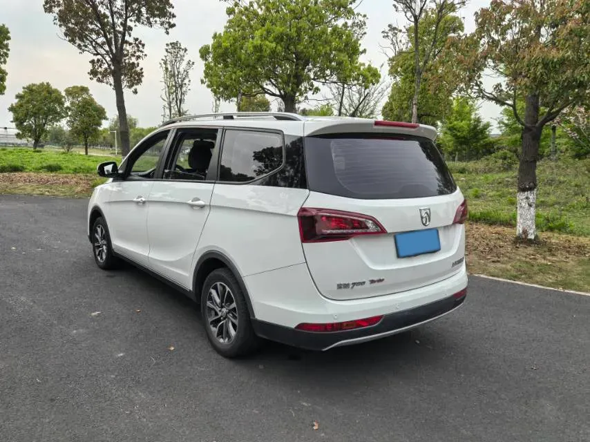 2019 BaoJun 730 1.5T 147HP L4 CVT,autocango,china used car exporter,china ev exporter,chinese used car exporter,chinese used ev exporter