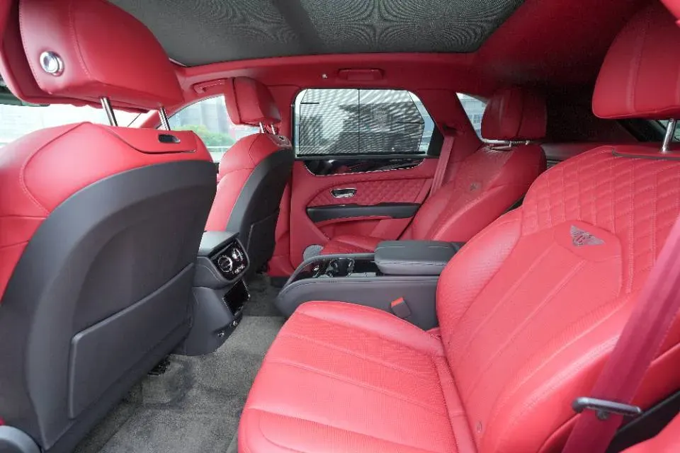 2021 Bentley Bentayga 4.0T 550HP V8 8AT,autocango,china used car exporter,china ev exporter,chinese used car exporter,chinese used ev exporter