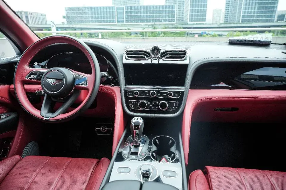 2021 Bentley Bentayga 4.0T 550HP V8 8AT,autocango,china used car exporter,china ev exporter,chinese used car exporter,chinese used ev exporter