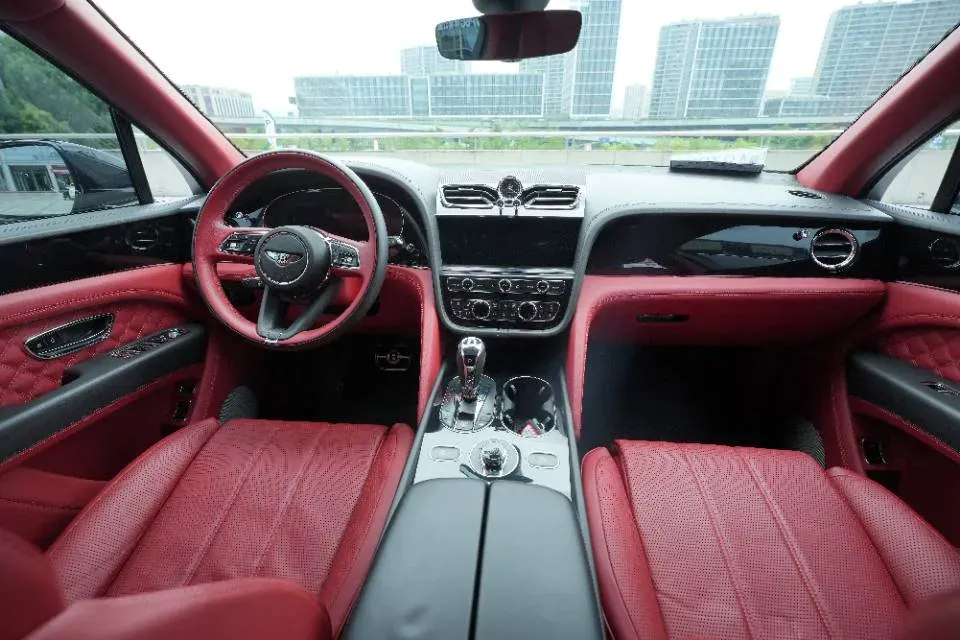 2021 Bentley Bentayga 4.0T 550HP V8 8AT,autocango,china used car exporter,china ev exporter,chinese used car exporter,chinese used ev exporter