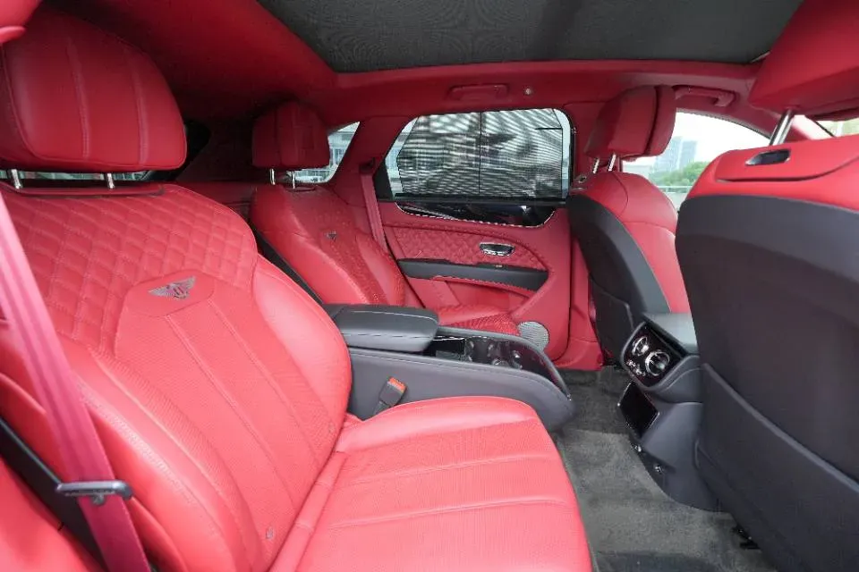 2021 Bentley Bentayga 4.0T 550HP V8 8AT,autocango,china used car exporter,china ev exporter,chinese used car exporter,chinese used ev exporter