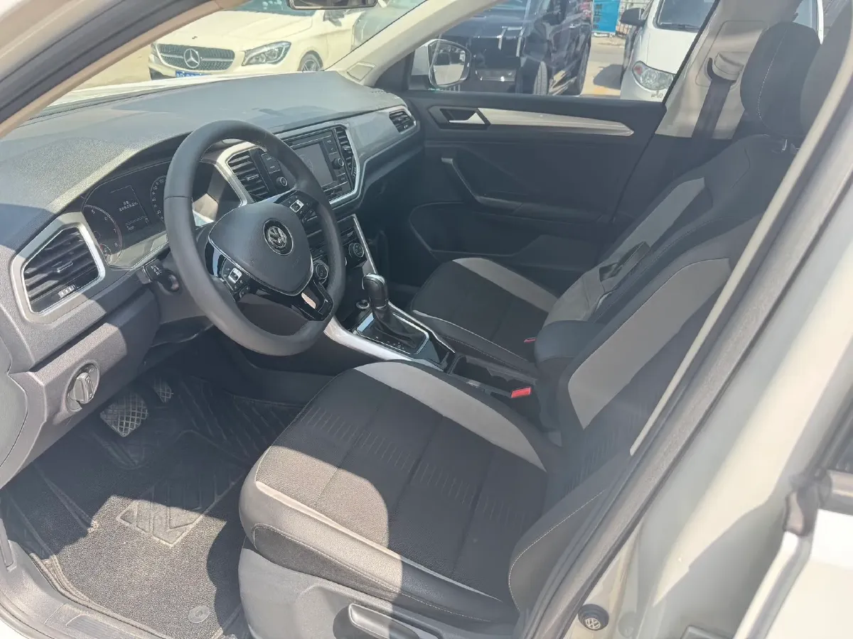 2020 Volkswagen T-Roc 1.4T 131HP L4 7DCT,autocango,china used car exporter,china ev exporter,chinese used car exporter,chinese used ev exporter