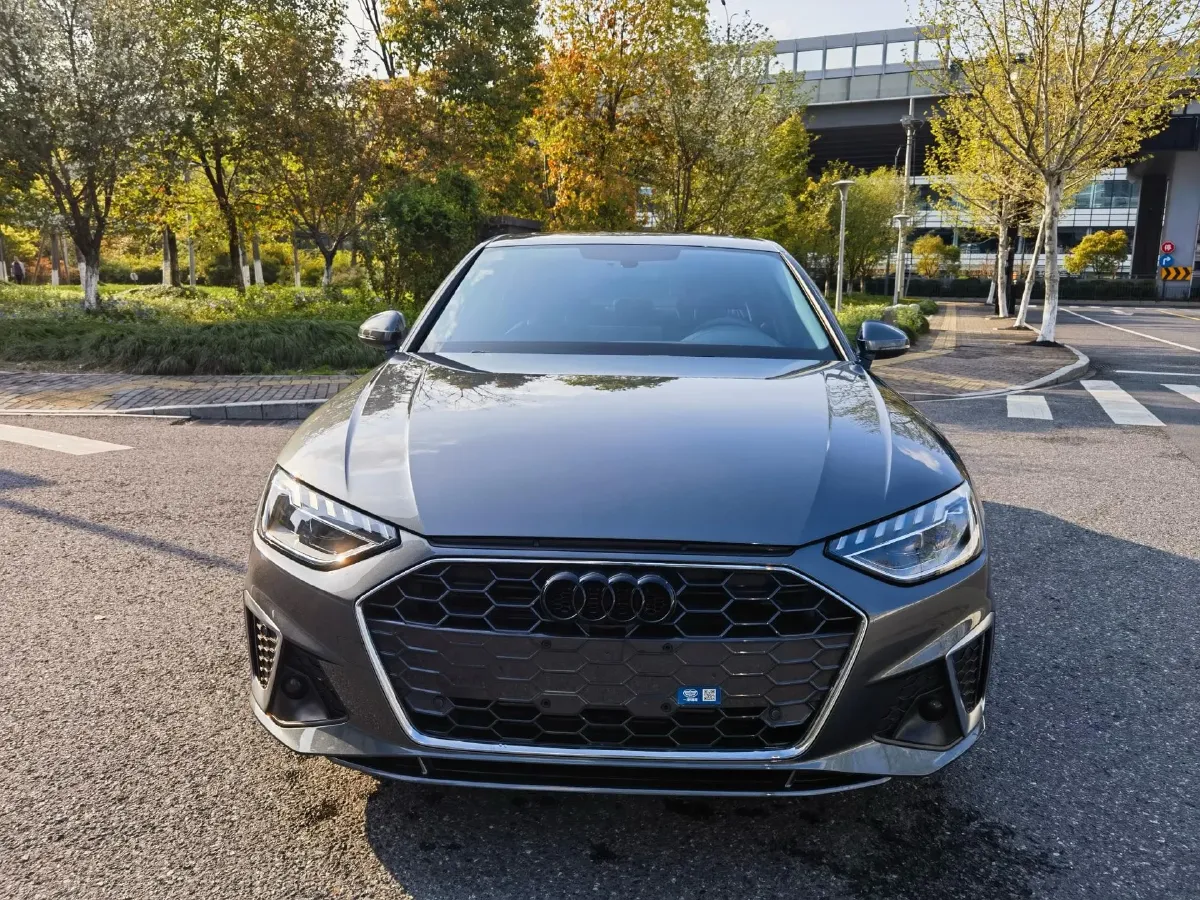 2023 Audi A4L 2.0T 190HP L4 7DCT,autocango,china used car exporter,china ev exporter,chinese used car exporter,chinese used ev exporter