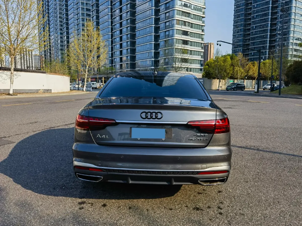 2023 Audi A4L 2.0T 190HP L4 7DCT,autocango,china used car exporter,china ev exporter,chinese used car exporter,chinese used ev exporter