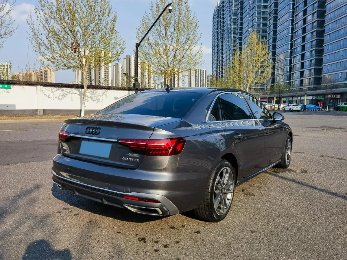 2023 Audi A4L 2.0T 190HP L4 7DCT,autocango,china used car exporter,china ev exporter,chinese used car exporter,chinese used ev exporter