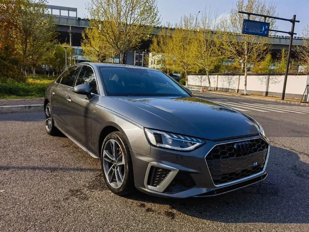 2023 Audi A4L 2.0T 190HP L4 7DCT,autocango,china used car exporter,china ev exporter,chinese used car exporter,chinese used ev exporter