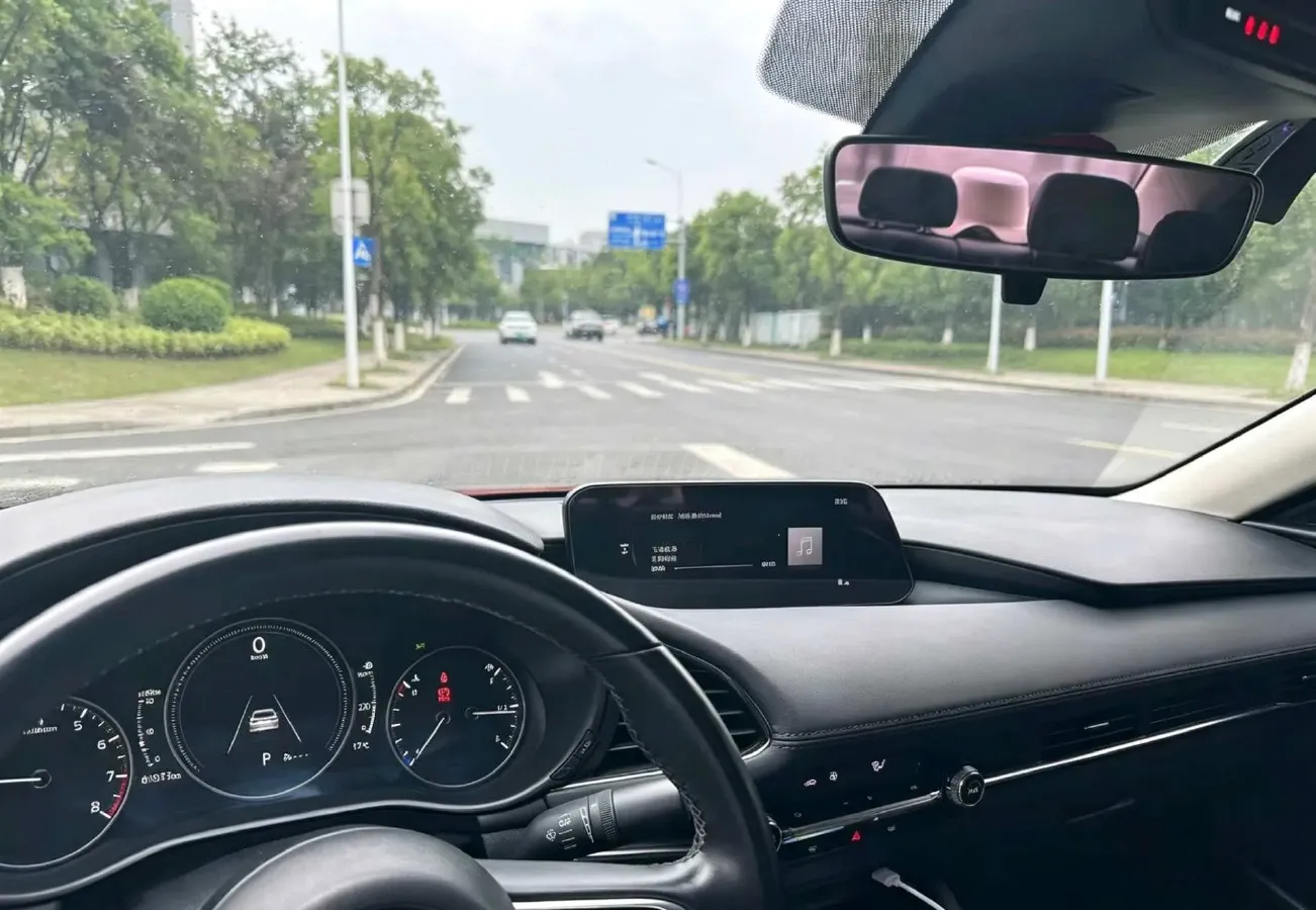 2021 Mazda 3 Axela 2.0L 158HP L4 6AT,autocango,china used car exporter,china ev exporter,chinese used car exporter,chinese used ev exporter