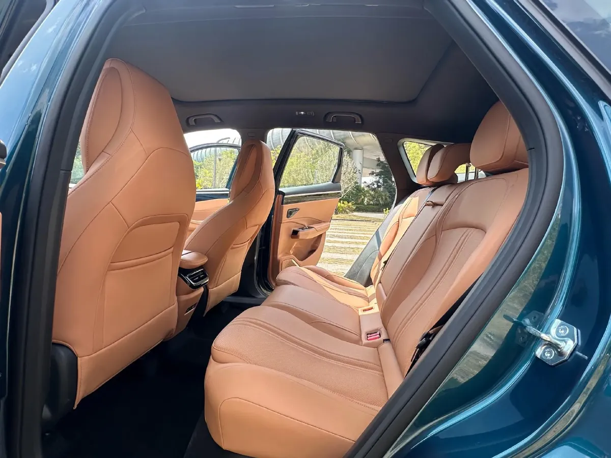 2025 Geely Galaxy L7 1.5L 112HP L4 1DHT PHEV 18.4KWH,autocango,china used car exporter,china ev exporter,chinese used car exporter,chinese used ev exporter