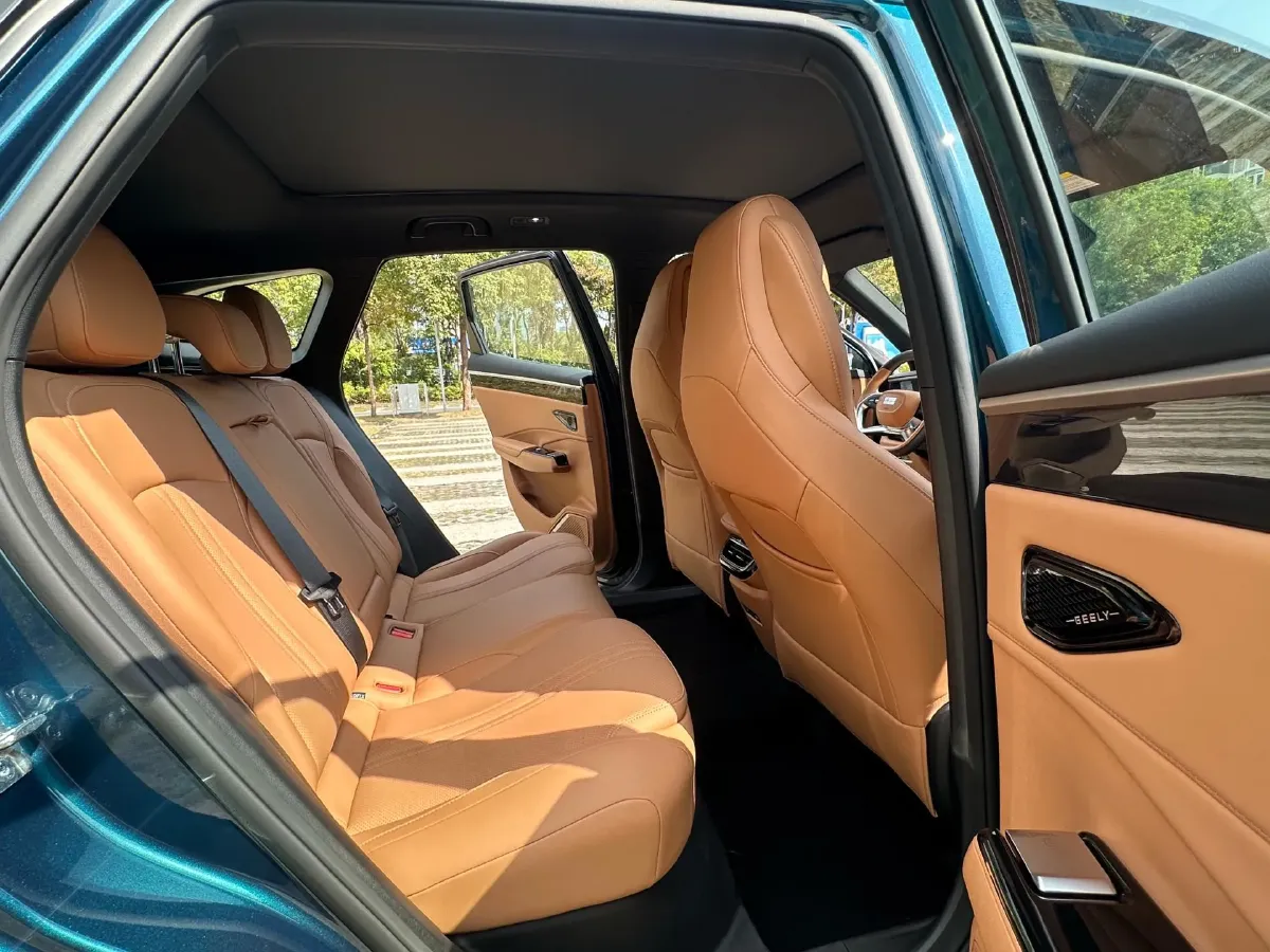 2025 Geely Galaxy L7 1.5L 112HP L4 1DHT PHEV 18.4KWH,autocango,china used car exporter,china ev exporter,chinese used car exporter,chinese used ev exporter