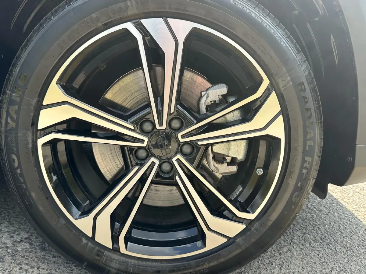 2025 Geely Galaxy L7 1.5L 112HP L4 1DHT PHEV 18.4KWH,autocango,china used car exporter,china ev exporter,chinese used car exporter,chinese used ev exporter