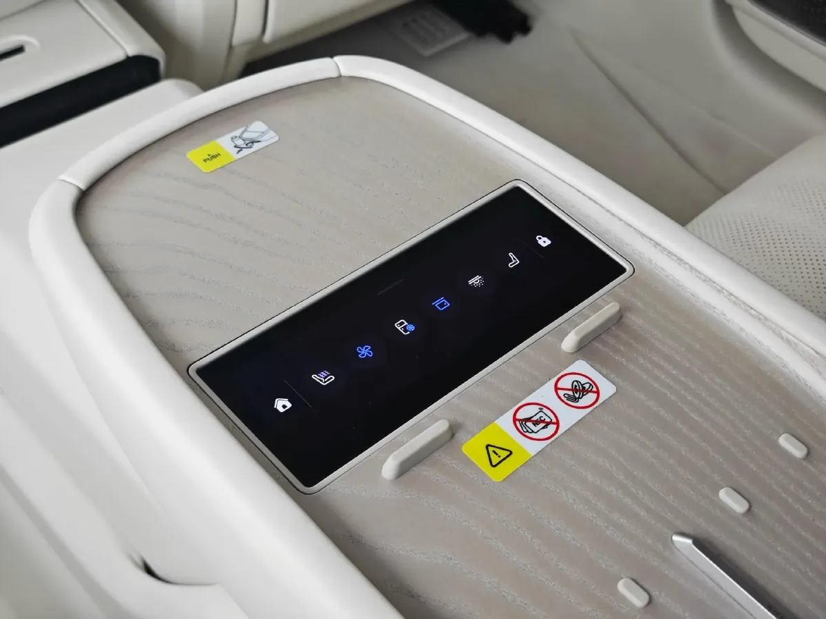 2025 Avatr 12 BEV,autocango,china used car exporter,china ev exporter,chinese used car exporter,chinese used ev exporter