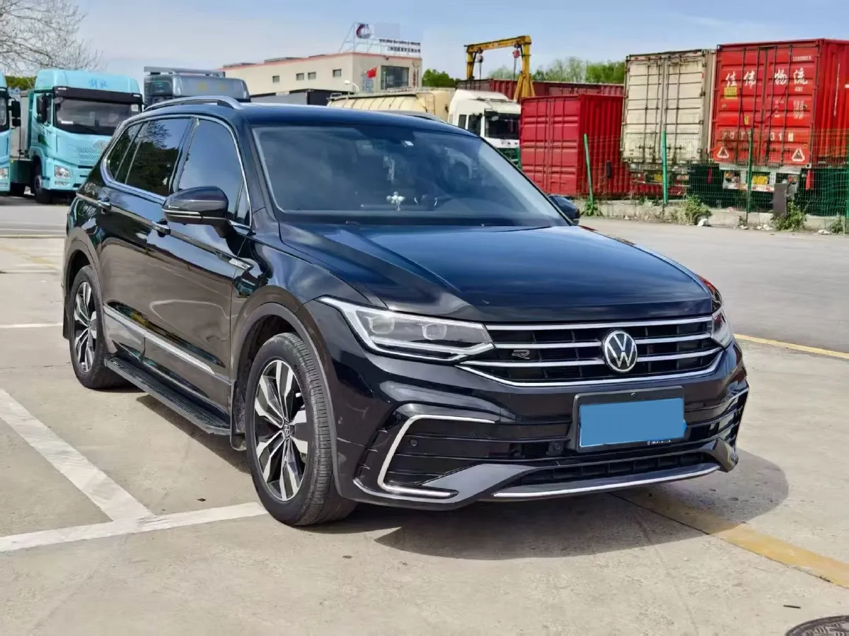 2024 Volkswagen Tiguan L 2.0T 186HP L4 7DCT,autocango,china used car exporter,china ev exporter,chinese used car exporter,chinese used ev exporter