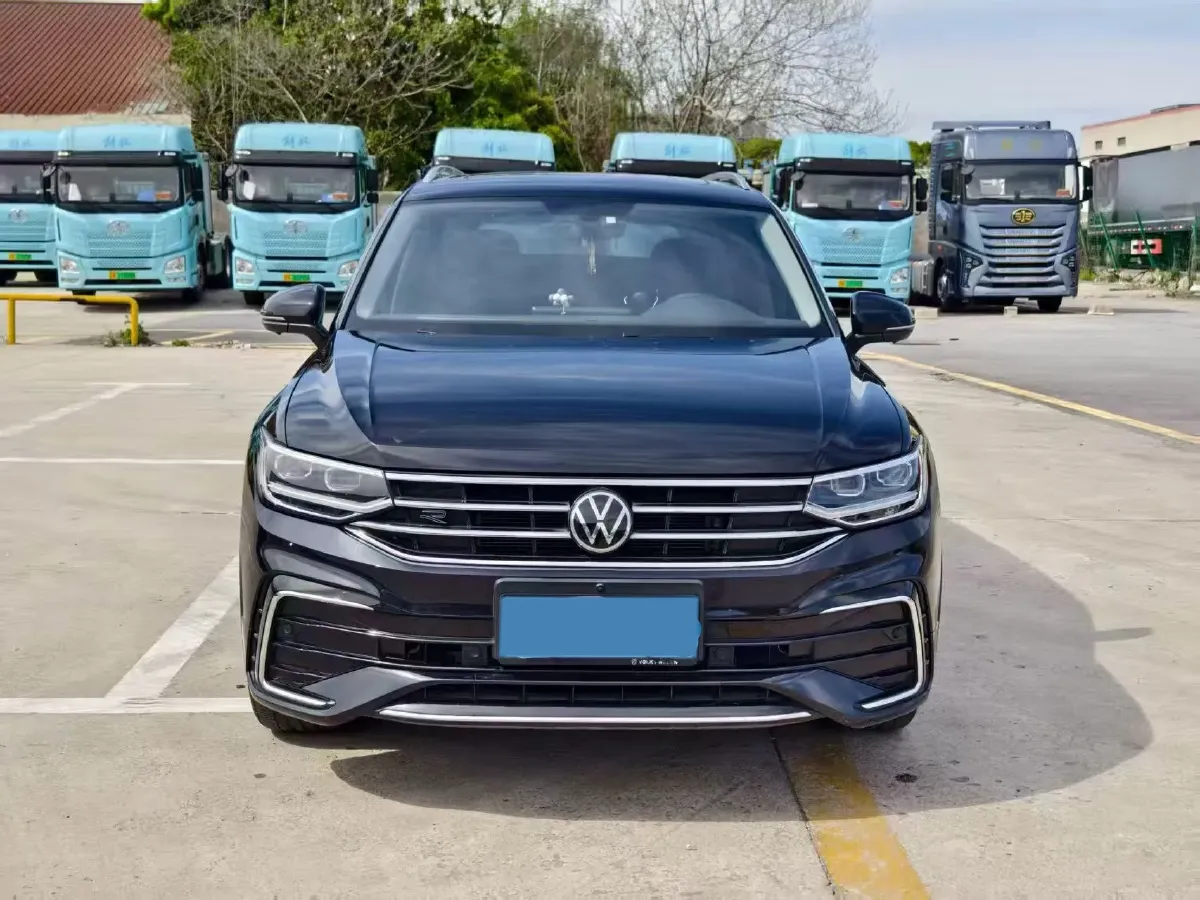 2024 Volkswagen Tiguan L 2.0T 186HP L4 7DCT,autocango,china used car exporter,china ev exporter,chinese used car exporter,chinese used ev exporter