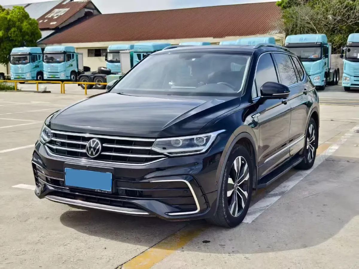 2024 Volkswagen Tiguan L 2.0T 186HP L4 7DCT,autocango,china used car exporter,china ev exporter,chinese used car exporter,chinese used ev exporter
