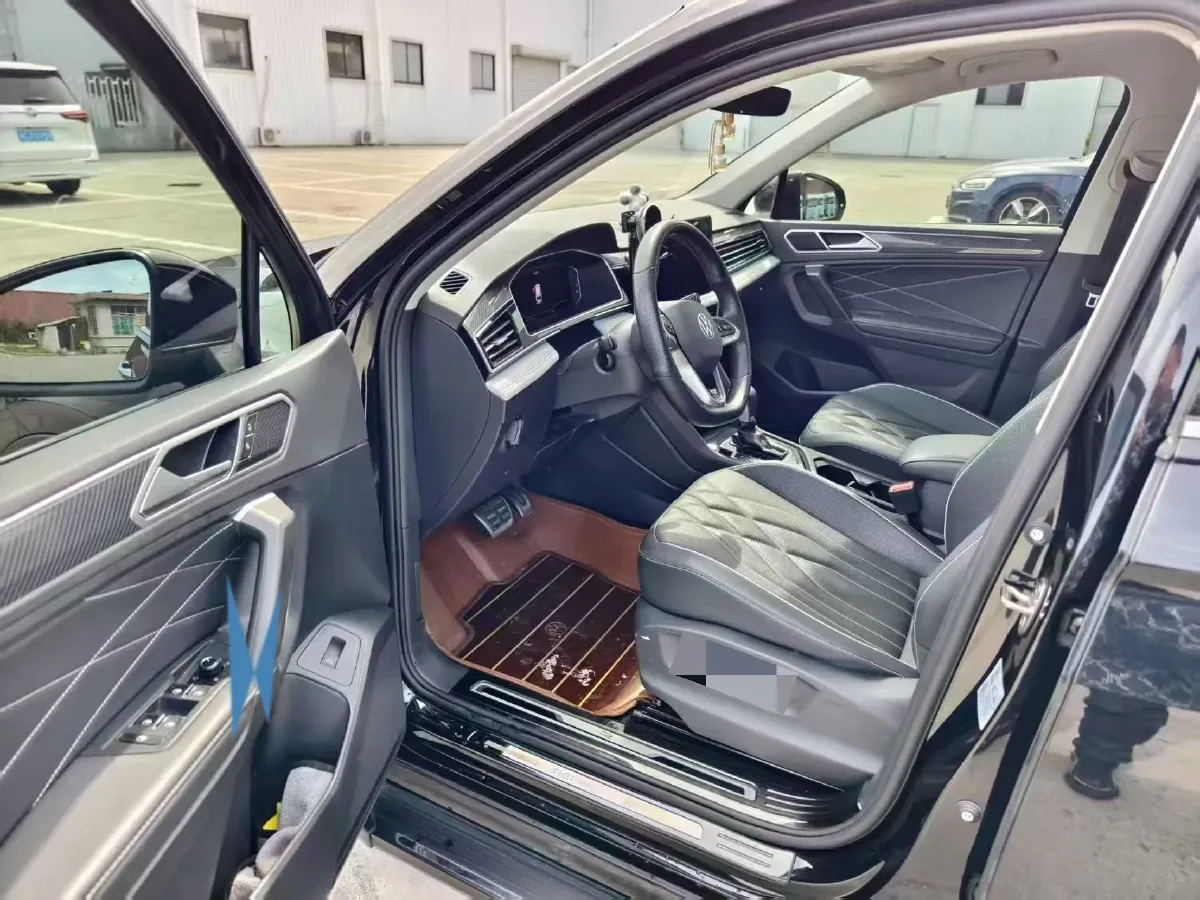 2024 Volkswagen Tiguan L 2.0T 186HP L4 7DCT,autocango,china used car exporter,china ev exporter,chinese used car exporter,chinese used ev exporter