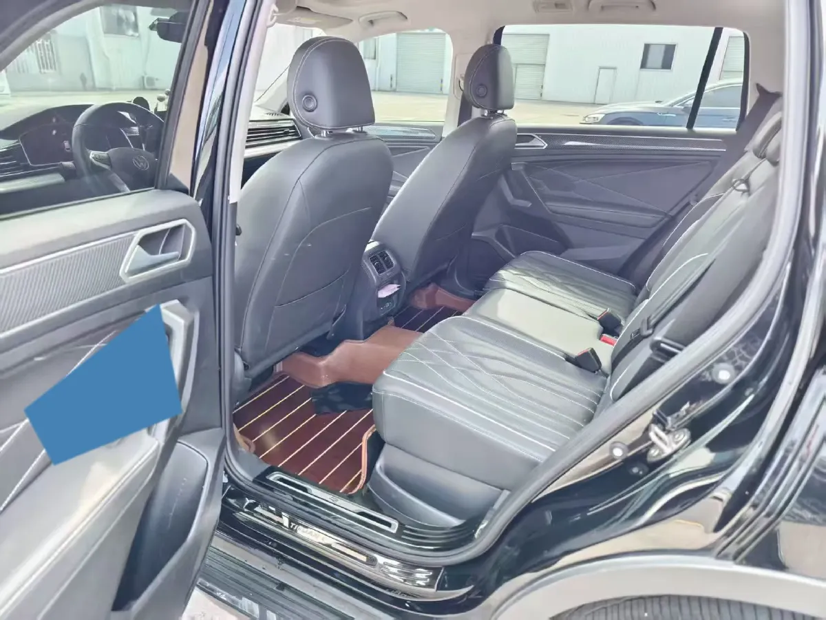 2024 Volkswagen Tiguan L 2.0T 186HP L4 7DCT,autocango,china used car exporter,china ev exporter,chinese used car exporter,chinese used ev exporter