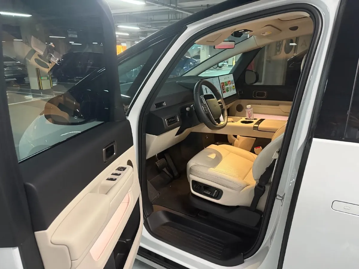 2025 Li MEGA BEV,autocango,china used car exporter,china ev exporter,chinese used car exporter,chinese used ev exporter