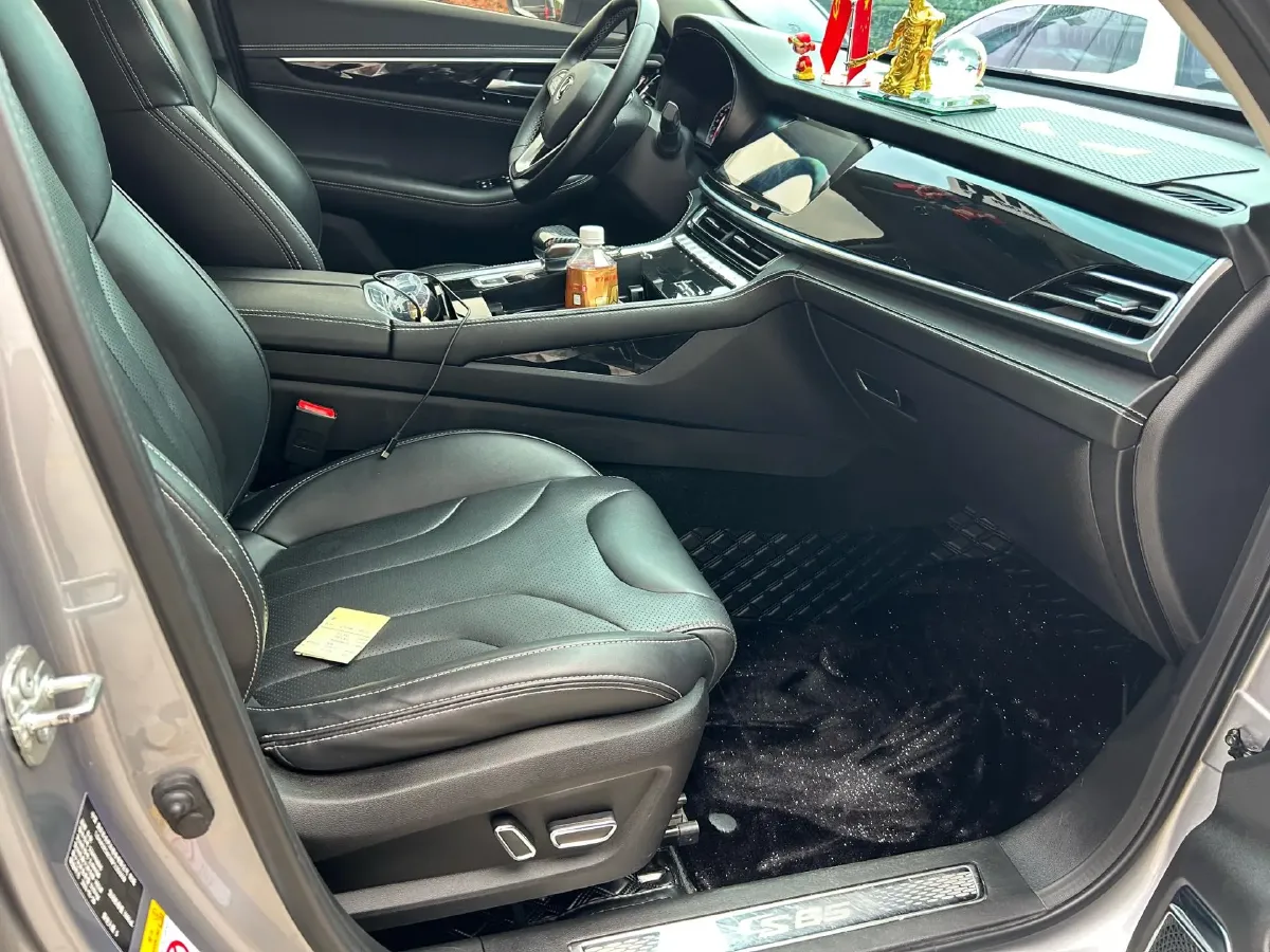 2021 ChangAn CS85 Coupe 2.0T 233HP L4 8AT,autocango,china used car exporter,china ev exporter,chinese used car exporter,chinese used ev exporter