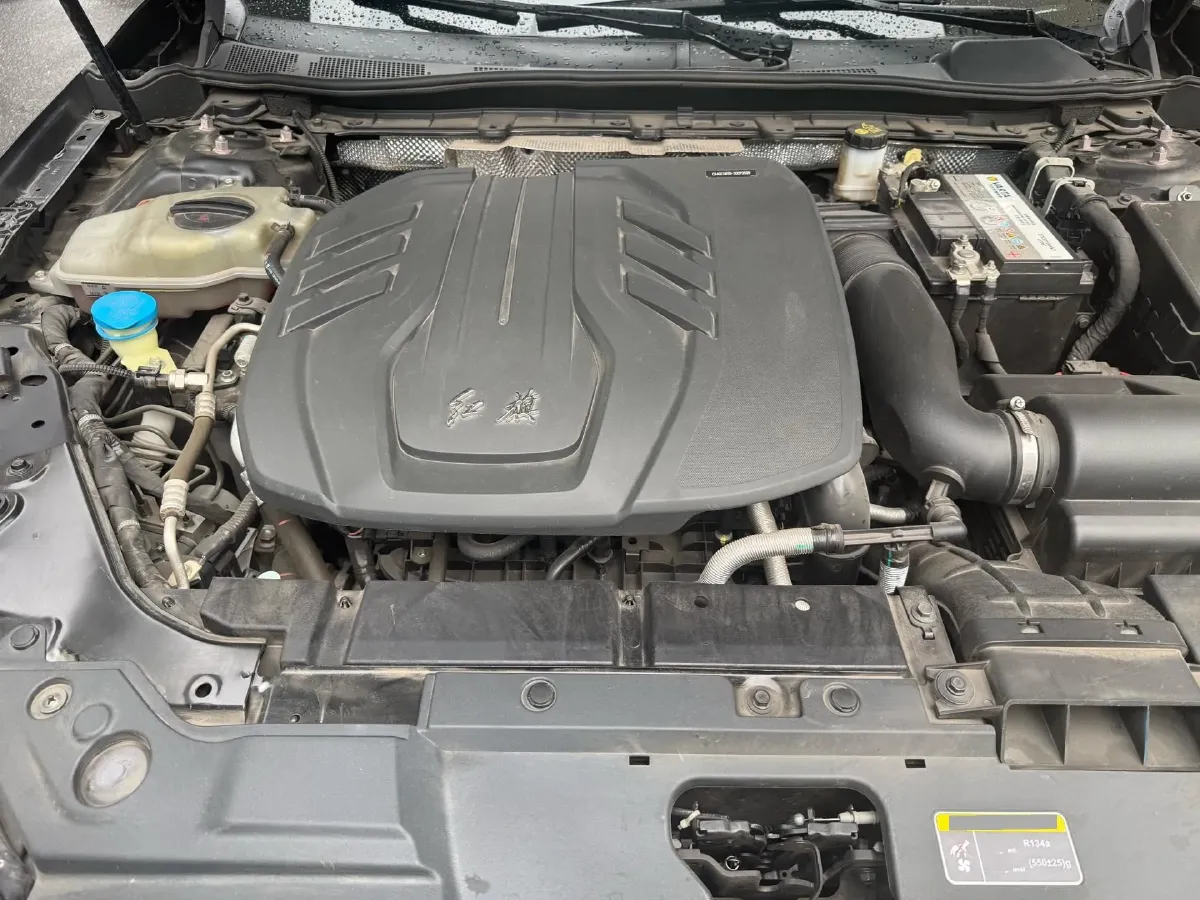 2022 HongQi H5 1.8T 197HP L4 6AT,autocango,china used car exporter,china ev exporter,chinese used car exporter,chinese used ev exporter