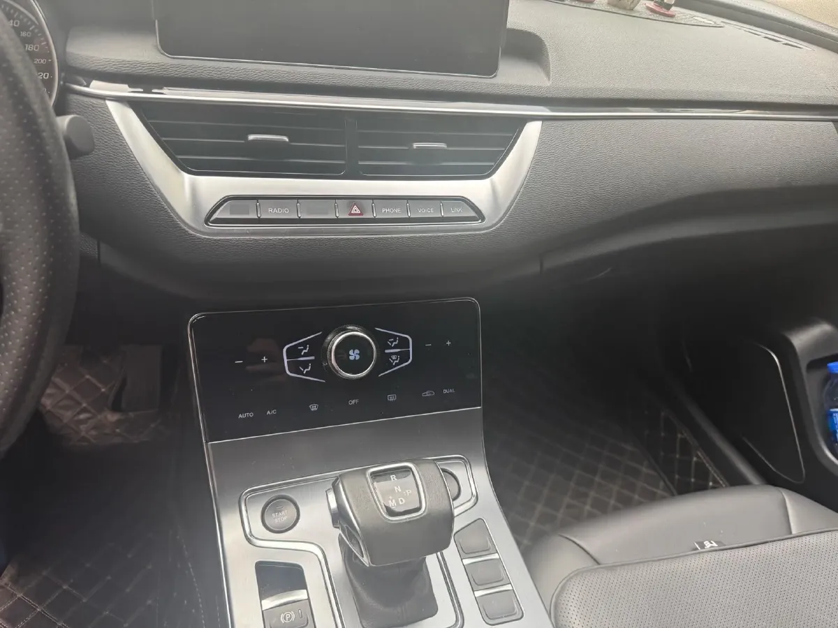 2022 HongQi H5 1.8T 197HP L4 6AT,autocango,china used car exporter,china ev exporter,chinese used car exporter,chinese used ev exporter