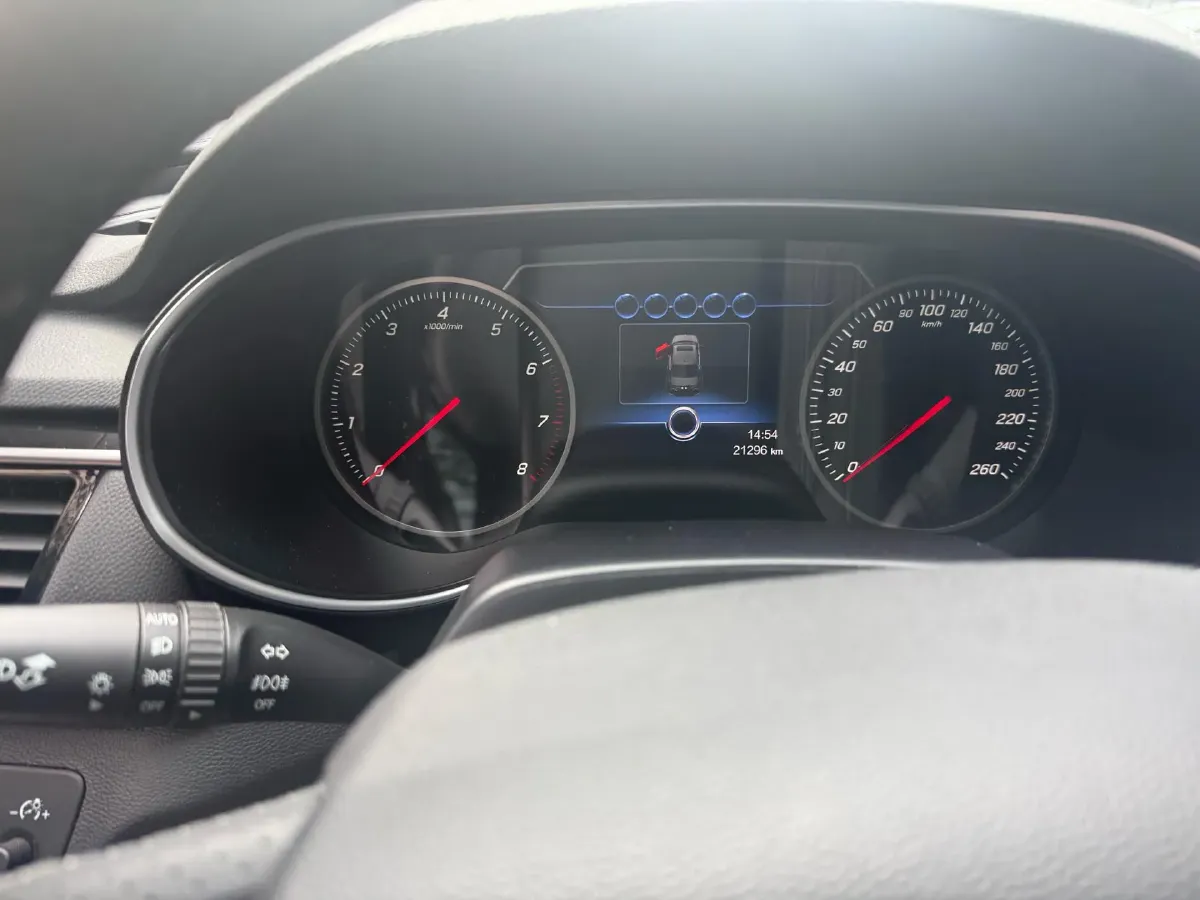 2022 HongQi H5 1.8T 197HP L4 6AT,autocango,china used car exporter,china ev exporter,chinese used car exporter,chinese used ev exporter