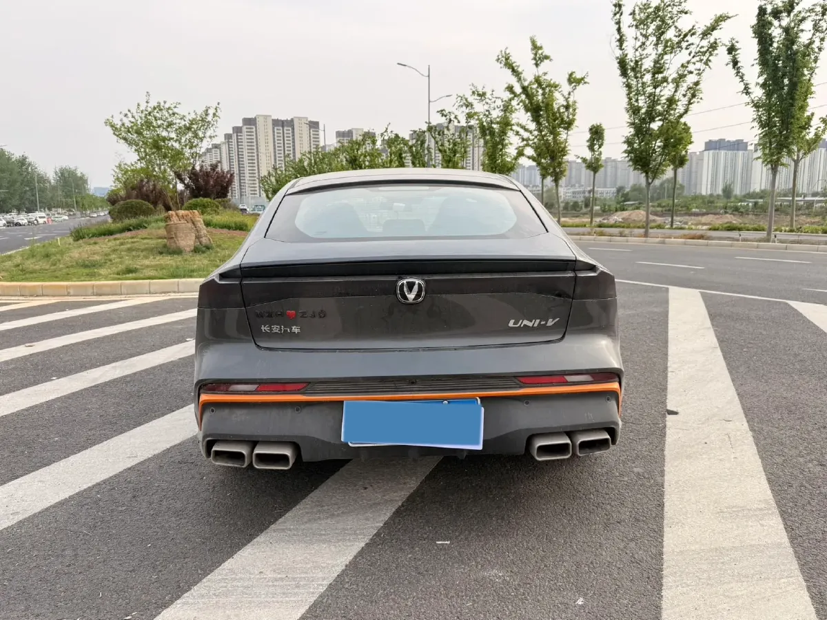 2025 ChangAn UNI-V 1.5T 192HP L4 7DCT,autocango,china used car exporter,china ev exporter,chinese used car exporter,chinese used ev exporter