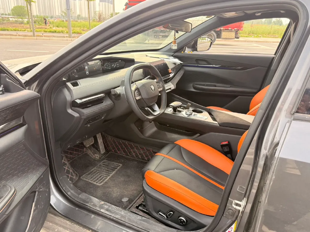 2025 ChangAn UNI-V 1.5T 192HP L4 7DCT,autocango,china used car exporter,china ev exporter,chinese used car exporter,chinese used ev exporter