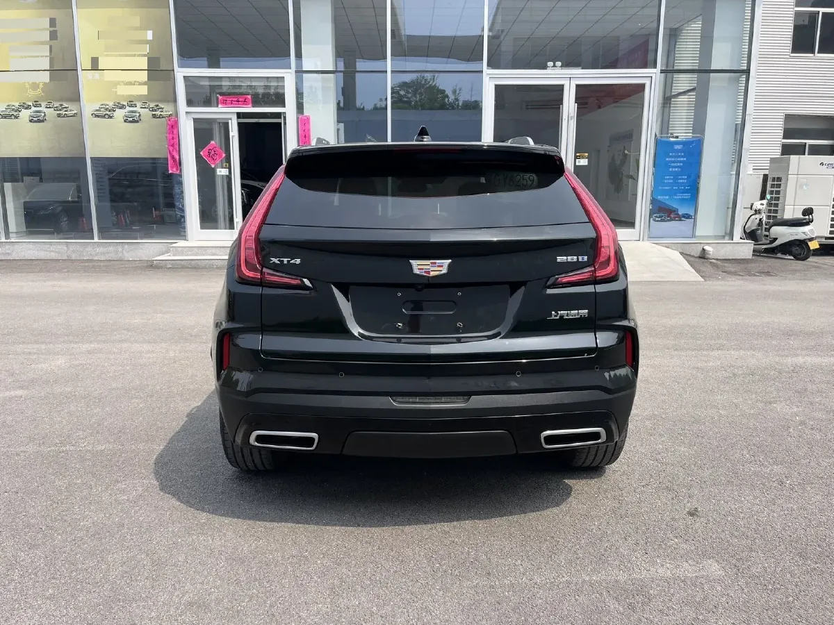 2024 Cadillac XT4 2.0T 237HP L4 9AT,autocango,china used car exporter,china ev exporter,chinese used car exporter,chinese used ev exporter