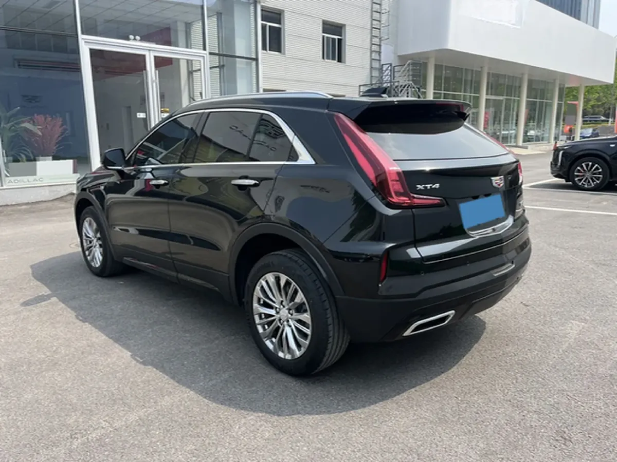 2024 Cadillac XT4 2.0T 237HP L4 9AT,autocango,china used car exporter,china ev exporter,chinese used car exporter,chinese used ev exporter