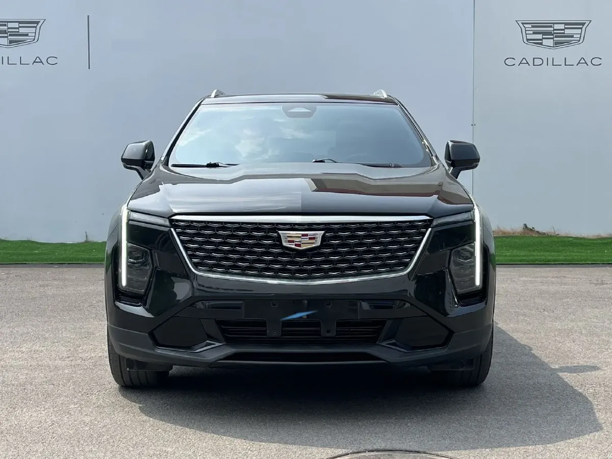 2024 Cadillac XT4 2.0T 237HP L4 9AT,autocango,china used car exporter,china ev exporter,chinese used car exporter,chinese used ev exporter
