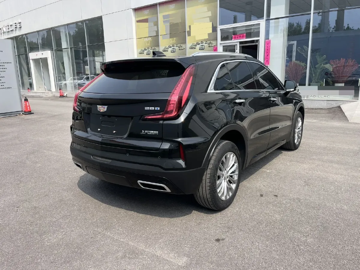 2024 Cadillac XT4 2.0T 237HP L4 9AT,autocango,china used car exporter,china ev exporter,chinese used car exporter,chinese used ev exporter