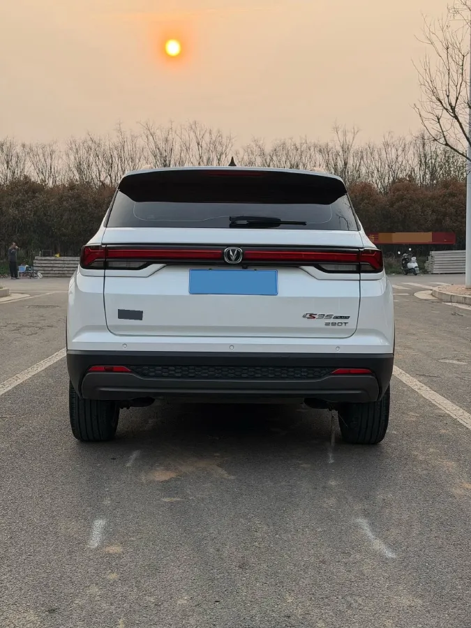 2023 ChangAn CS35 Plus 1.4T 160HP L4 7DCT,autocango,china used car exporter,china ev exporter,chinese used car exporter,chinese used ev exporter
