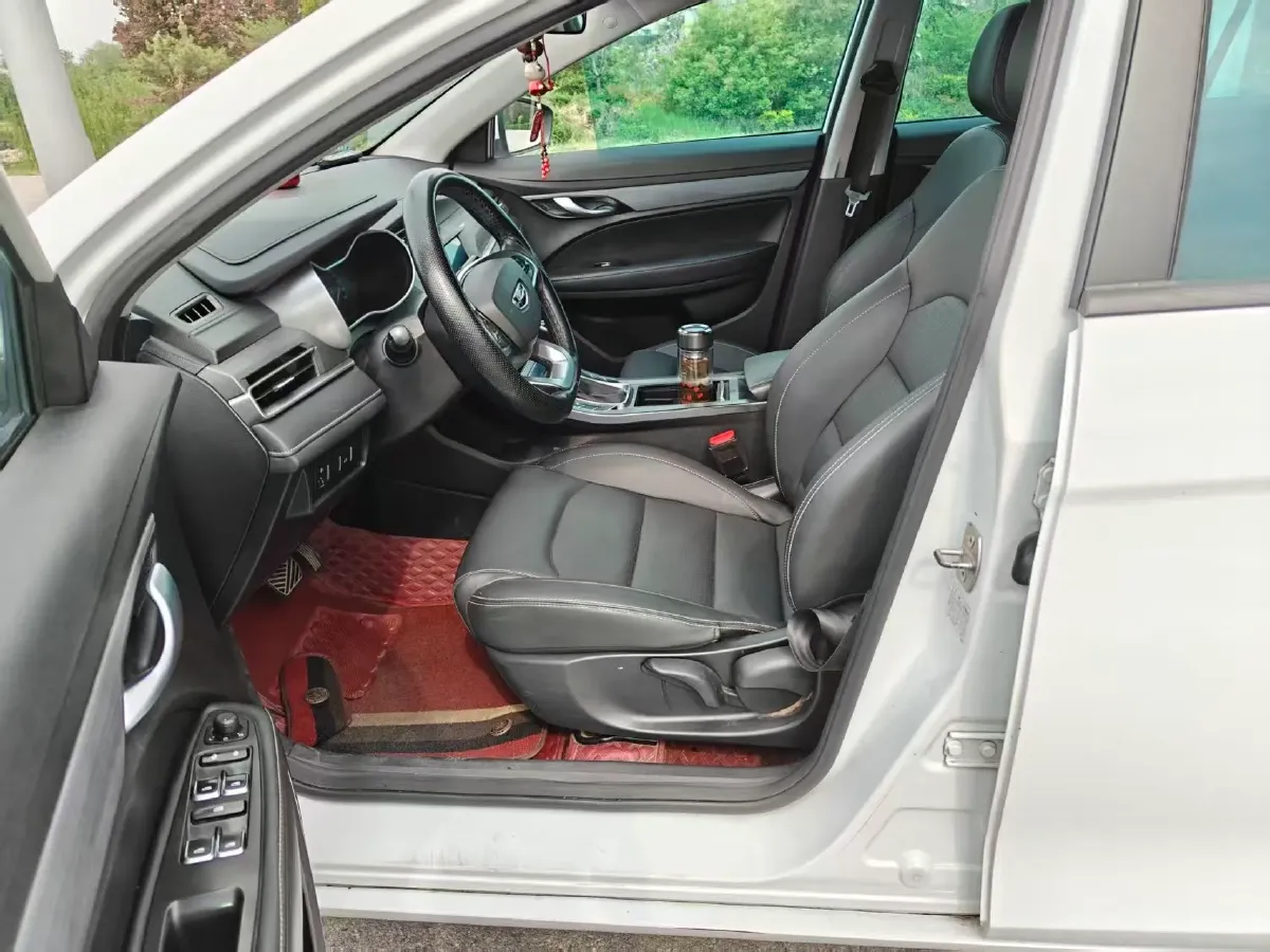 2021 BaoJun 530 1.5T 147HP L4 CVT,autocango,china used car exporter,china ev exporter,chinese used car exporter,chinese used ev exporter