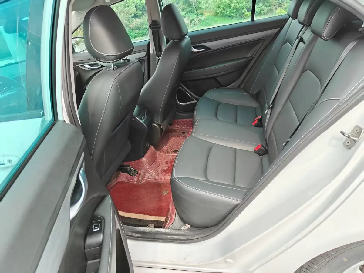 2021 BaoJun 530 1.5T 147HP L4 CVT,autocango,china used car exporter,china ev exporter,chinese used car exporter,chinese used ev exporter