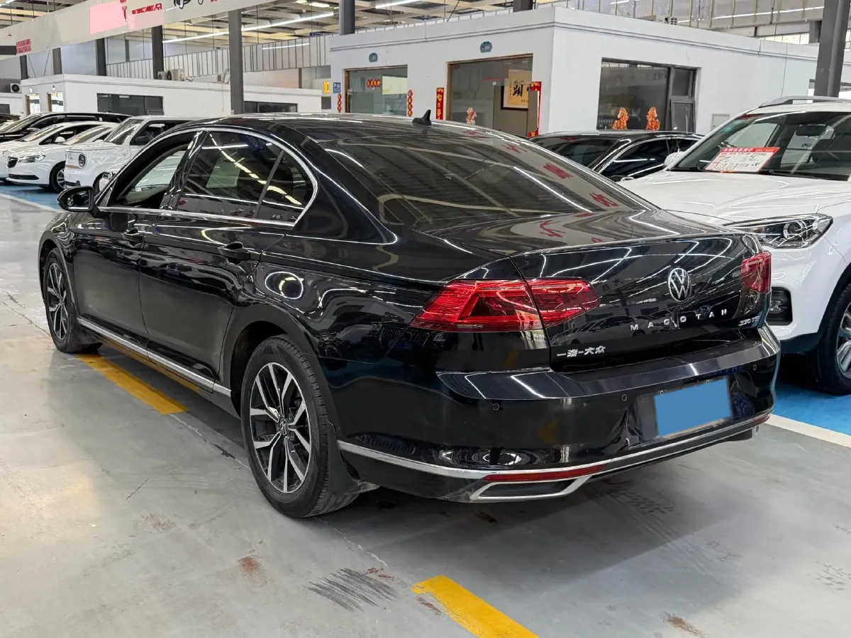 2020 Volkswagen Magotan 2.0T 186HP L4 7DCT,autocango,china used car exporter,china ev exporter,chinese used car exporter,chinese used ev exporter