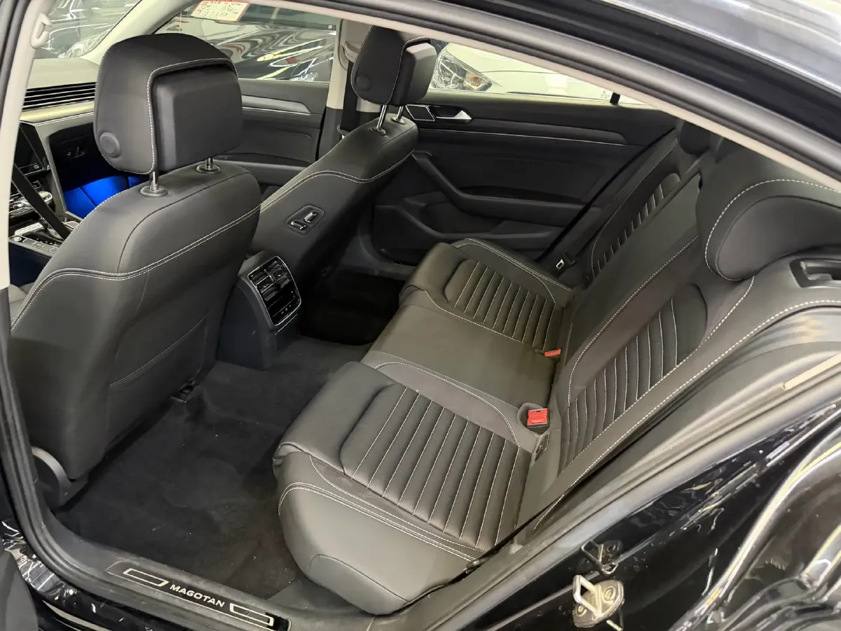 2020 Volkswagen Magotan 2.0T 186HP L4 7DCT,autocango,china used car exporter,china ev exporter,chinese used car exporter,chinese used ev exporter