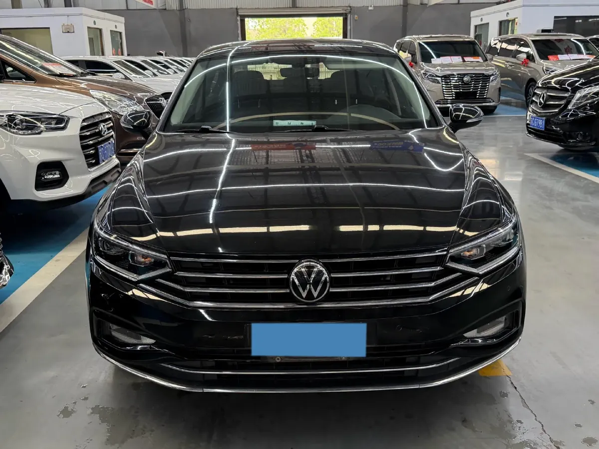 2020 Volkswagen Magotan 2.0T 186HP L4 7DCT,autocango,china used car exporter,china ev exporter,chinese used car exporter,chinese used ev exporter