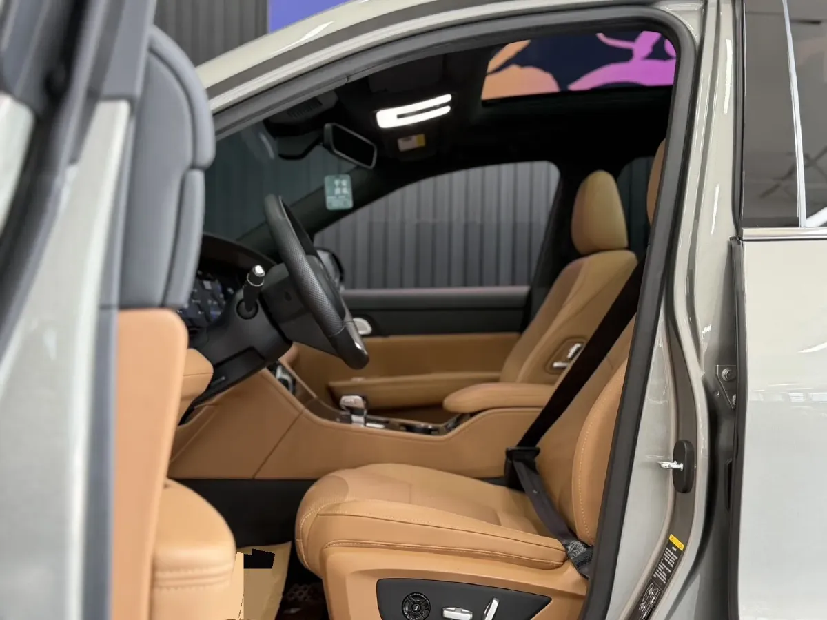 2021 Li ONE Range Extended 131HP REEV 40.5KWH,autocango,china used car exporter,china ev exporter,chinese used car exporter,chinese used ev exporter