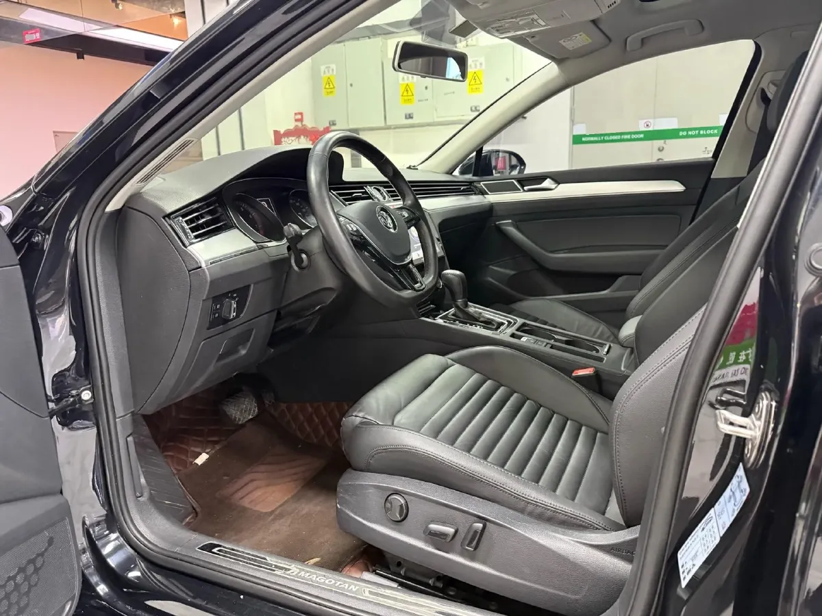 2018 Volkswagen Magotan 1.8T 180HP L4 7DCT,autocango,china used car exporter,china ev exporter,chinese used car exporter,chinese used ev exporter