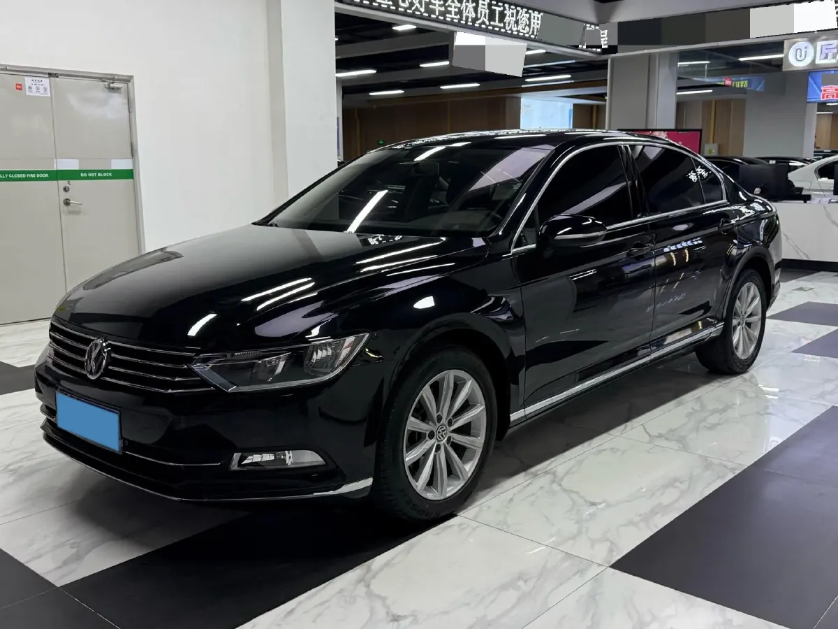 2018 Volkswagen Magotan 1.8T 180HP L4 7DCT,autocango,china used car exporter,china ev exporter,chinese used car exporter,chinese used ev exporter