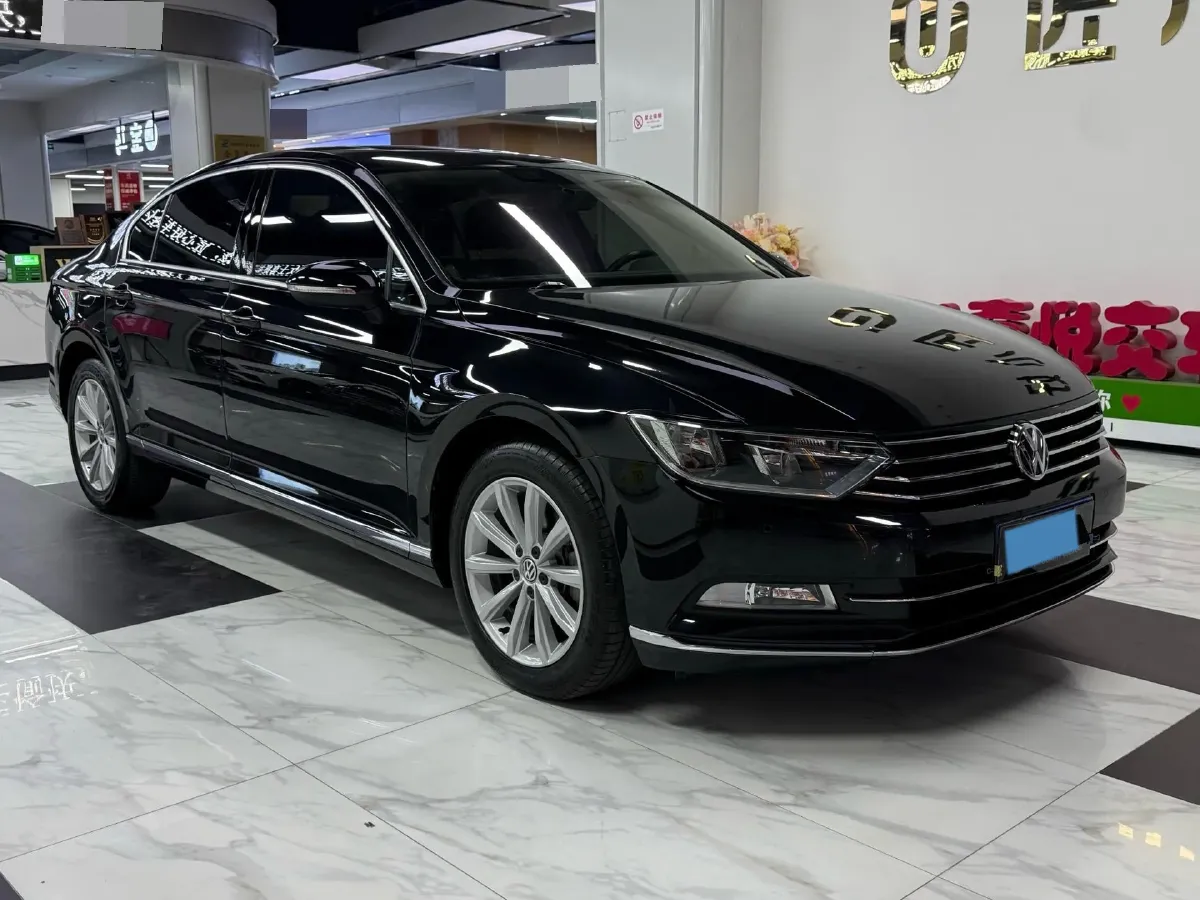 2018 Volkswagen Magotan 1.8T 180HP L4 7DCT,autocango,china used car exporter,china ev exporter,chinese used car exporter,chinese used ev exporter