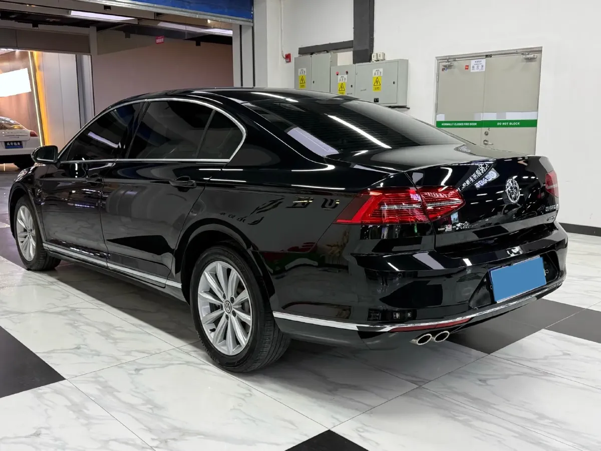 2018 Volkswagen Magotan 1.8T 180HP L4 7DCT,autocango,china used car exporter,china ev exporter,chinese used car exporter,chinese used ev exporter