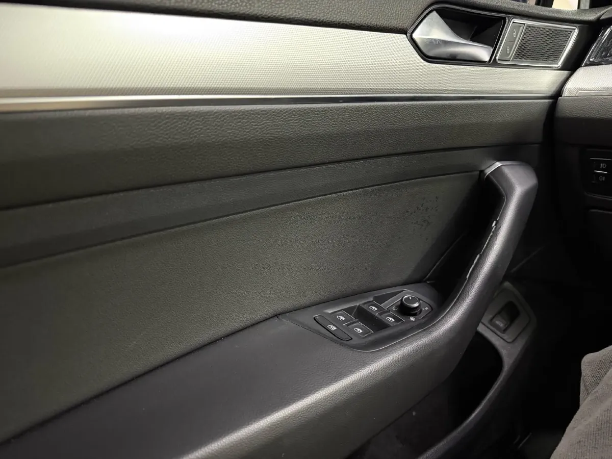 2018 Volkswagen Magotan 1.8T 180HP L4 7DCT,autocango,china used car exporter,china ev exporter,chinese used car exporter,chinese used ev exporter