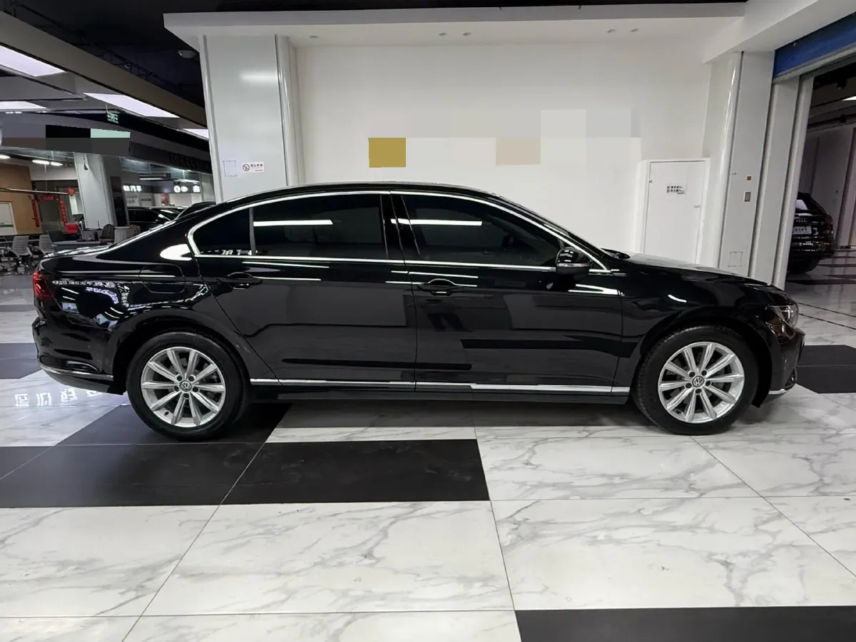 2018 Volkswagen Magotan 1.8T 180HP L4 7DCT,autocango,china used car exporter,china ev exporter,chinese used car exporter,chinese used ev exporter