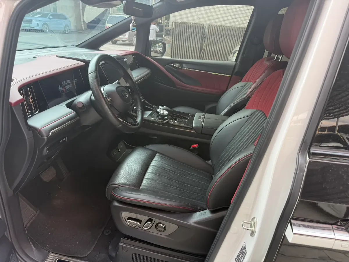 2024 GAC Trumpchi M8 2.0T 190HP L4 E-CVT Hybrid,autocango,china used car exporter,china ev exporter,chinese used car exporter,chinese used ev exporter