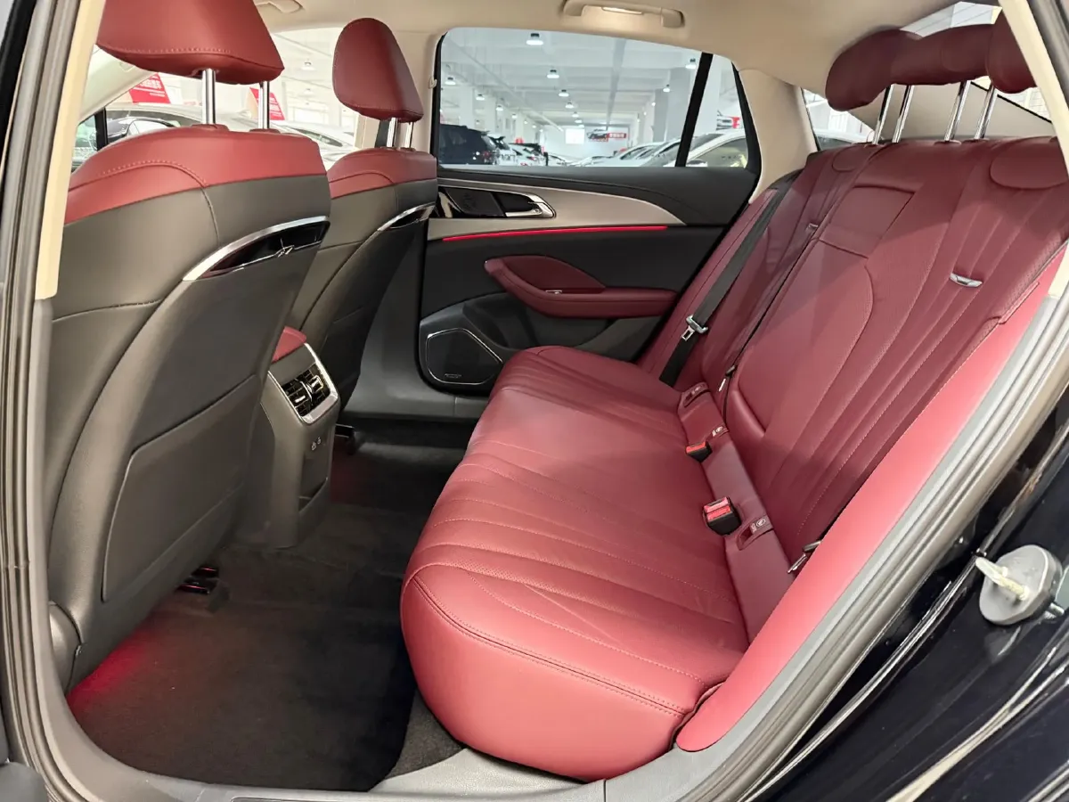 2023 HongQi H5 2.0T 224HP L4 8AT,autocango,china used car exporter,china ev exporter,chinese used car exporter,chinese used ev exporter