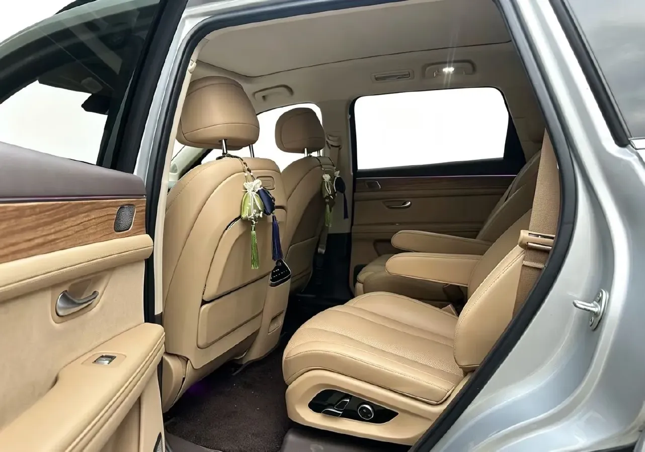 2024 AITO AITO M7 1.5T 152HP L4 REEV 40KWH,autocango,china used car exporter,china ev exporter,chinese used car exporter,chinese used ev exporter